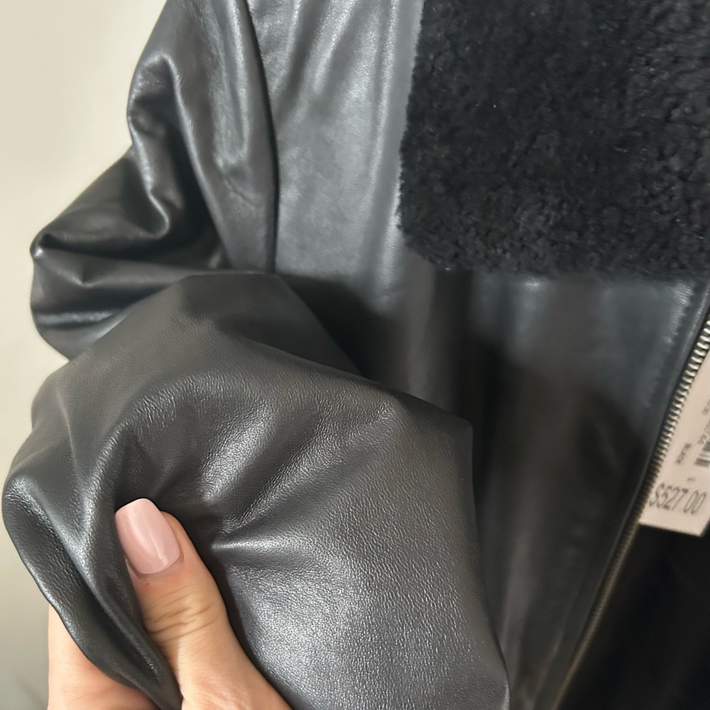 NWT Danier Avita Black Leather Jacket, L - Picture 15 of 16